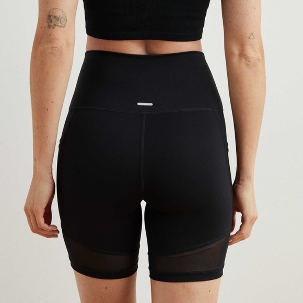 MOVING SALE Aerie Mesh Pocket Bike Shorts Black Medium - Picture 7 of 10